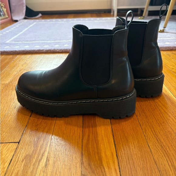 Black Boots - Picture 2 of 4